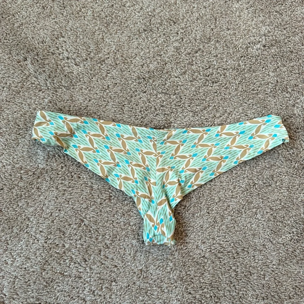 Frankie’s bikinis bottoms